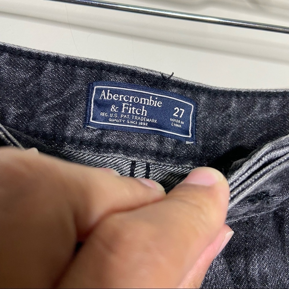 Abercrombie and Fitch Womens Black Denim Short Skirt Floral Distressed 27 - Picture 3 of 4